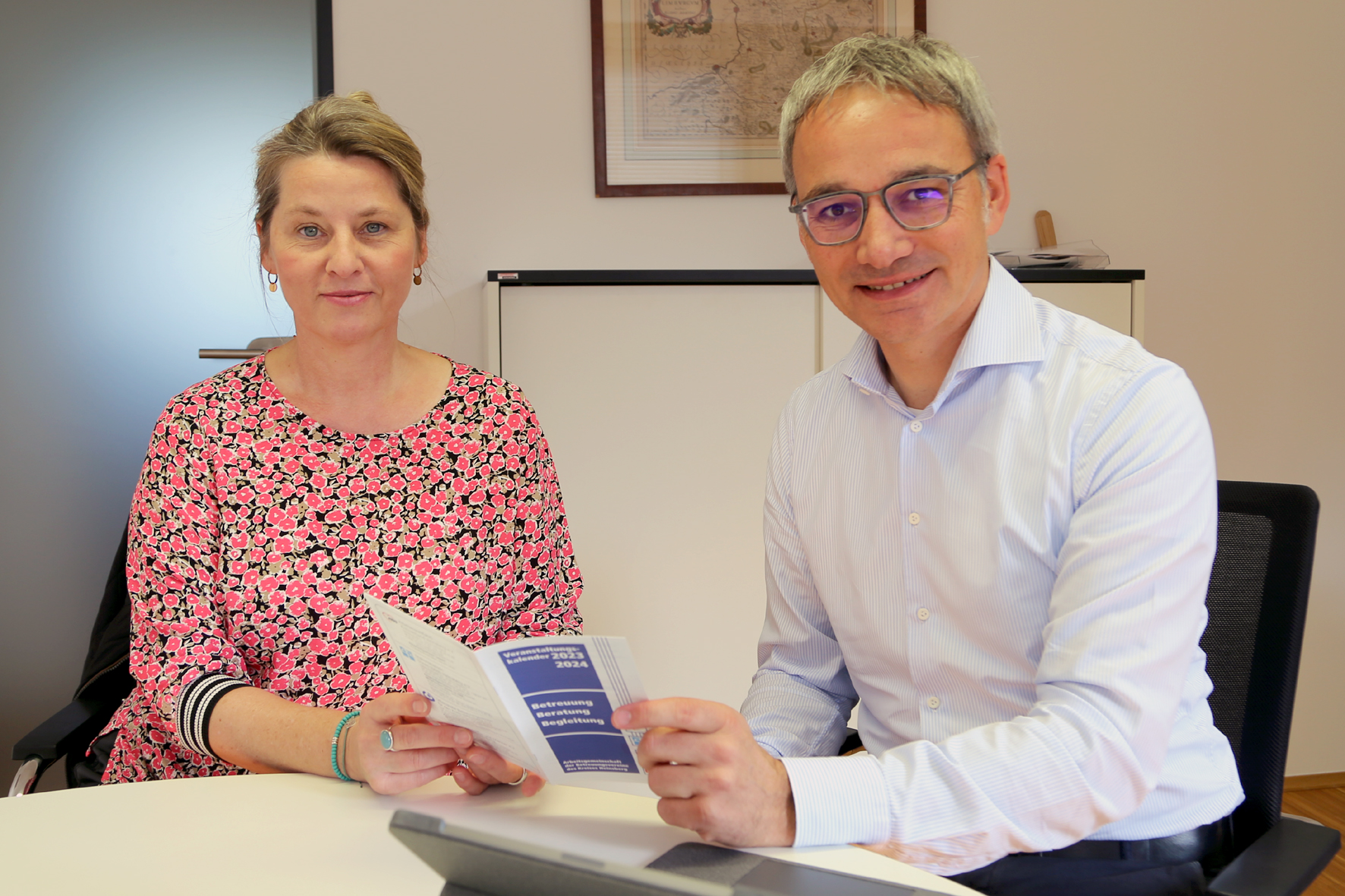 Anke Gebler-Bock und Wilfried Oellers sprechen vor dem Rechtsausschuss des Bundestages. Foto: Anna Petra Thomas