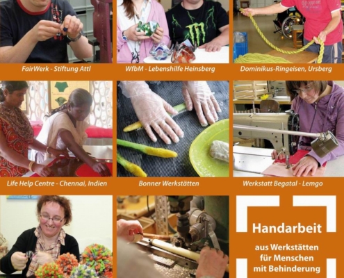 Ein Mann arbeitet an Holz. Er benutzt Werkzeuge. Es ist eine helle Werkstatt.