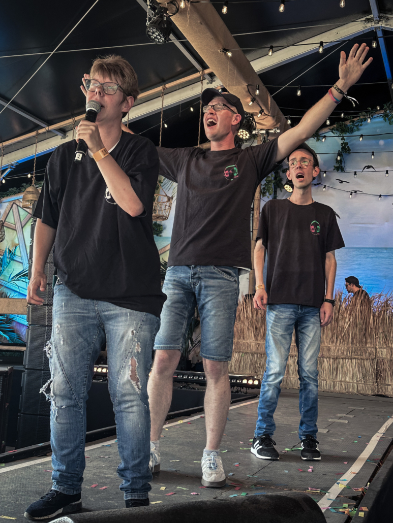 FUDJ-Team auf der Bühne