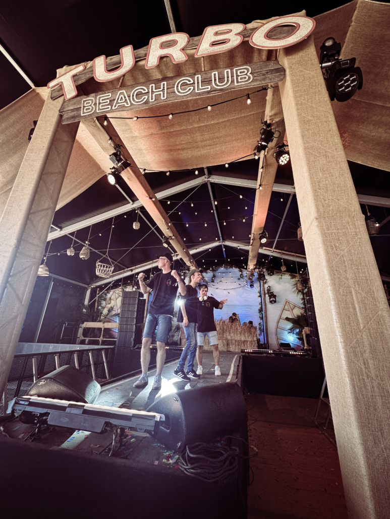 Blick auf die Turbostage des Electrisize Festivals